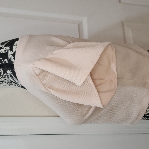 Bebe Soft Pink Flutter Shoulder Crop Top S - Picture 3 of 6